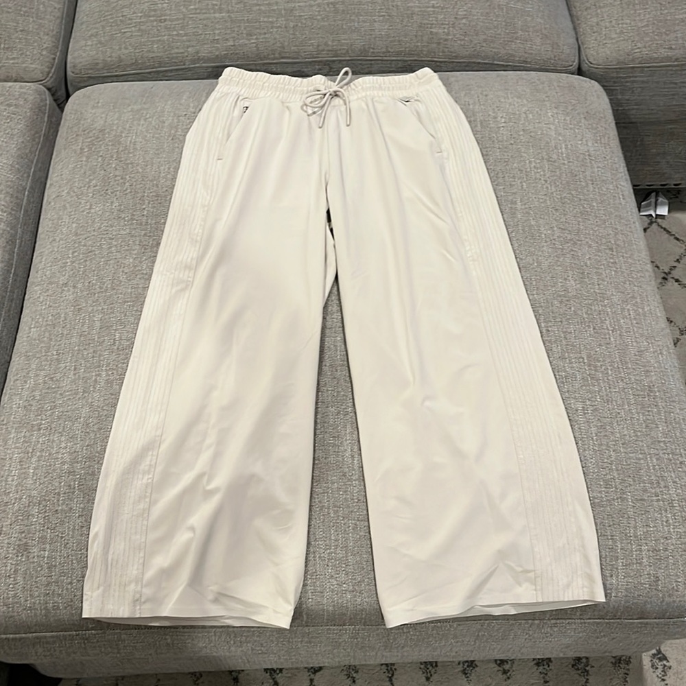 Athleta Avenue wide leg crop pant sz 4
